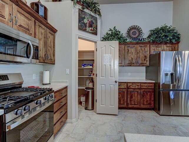 Building Photo - "Charming Fully-Furnished 1-Bed Oasis with Fireplace & Granite Touches in St. George!"