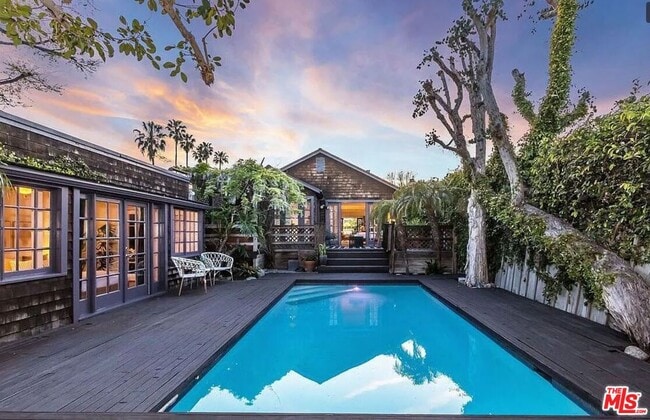 Building Photo - 1608 Courtney Ave