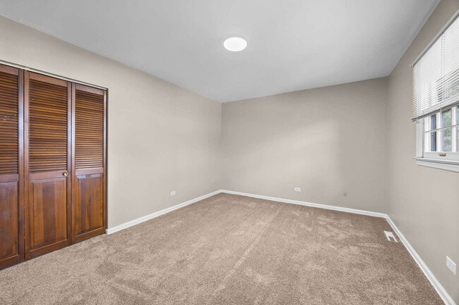 Building Photo - 108 Holly Ct