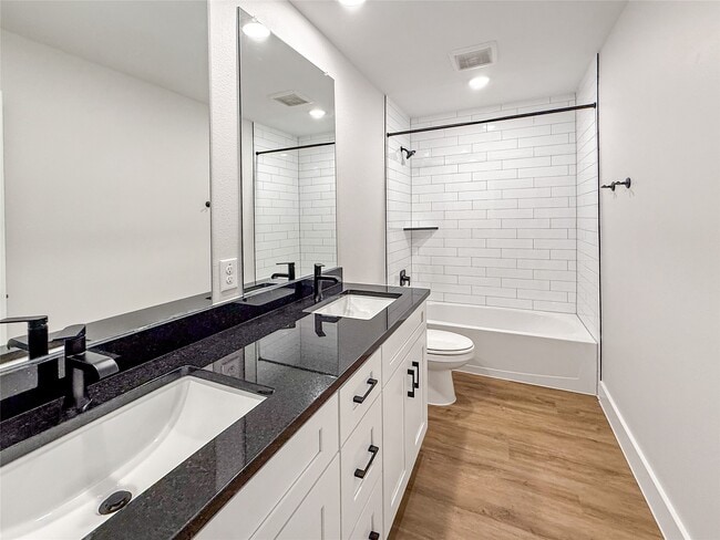 Building Photo - 5603 Mobeetie Lp