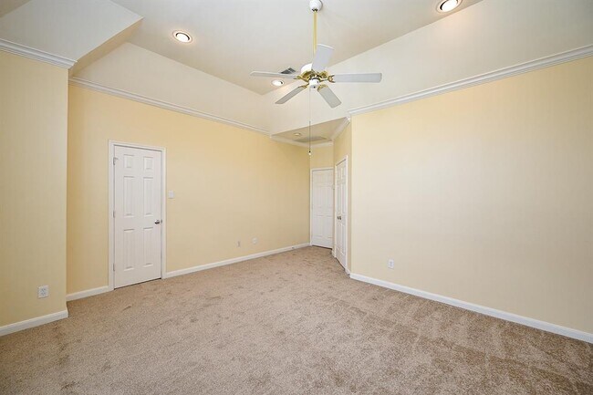Building Photo - 5108 Fairmont St
