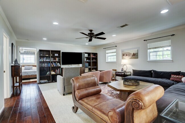 Building Photo - 12506 Kingsride Ln