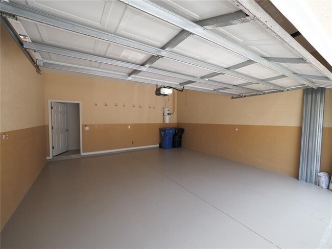 Building Photo - 408 Triano Cir