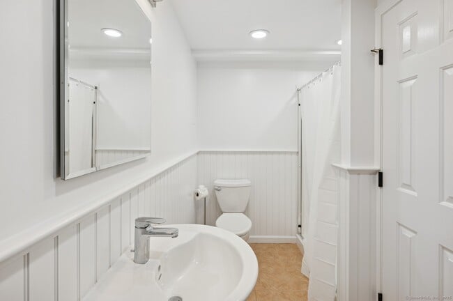 Building Photo - 88 Edward Pl