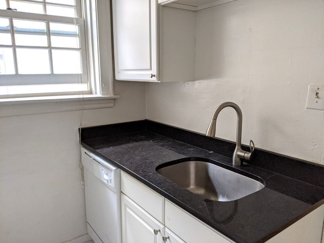 Building Photo - 1452 Oak Ave