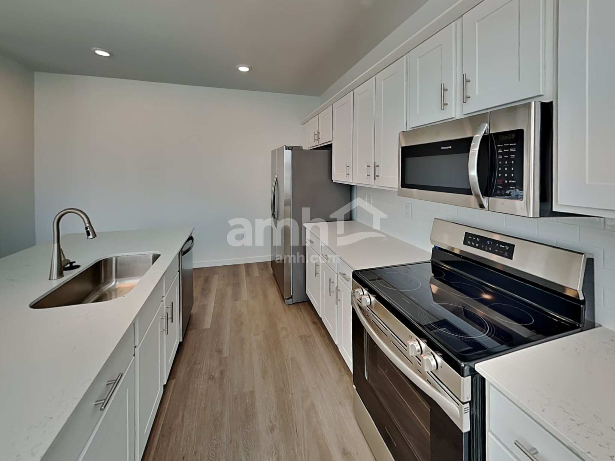 Building Photo - 9644 Harkes Dr