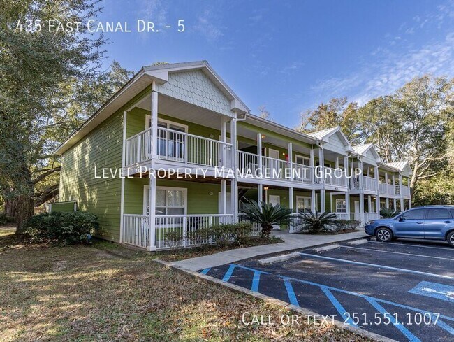 Building Photo - 435 E Canal Dr