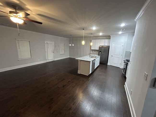 Building Photo - 6031 Villa Ford Ln