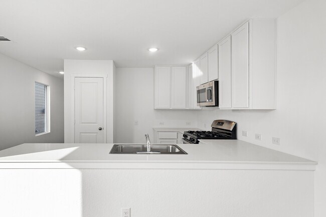 Building Photo - 3415 Rock Ml Dm