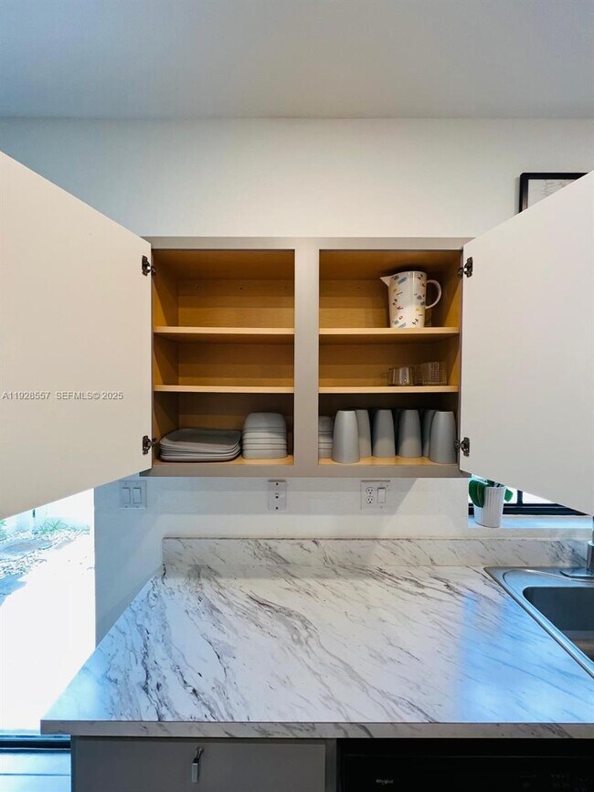 Building Photo - 711 SW 11th St