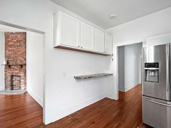 Building Photo - 1012 E Park Ave