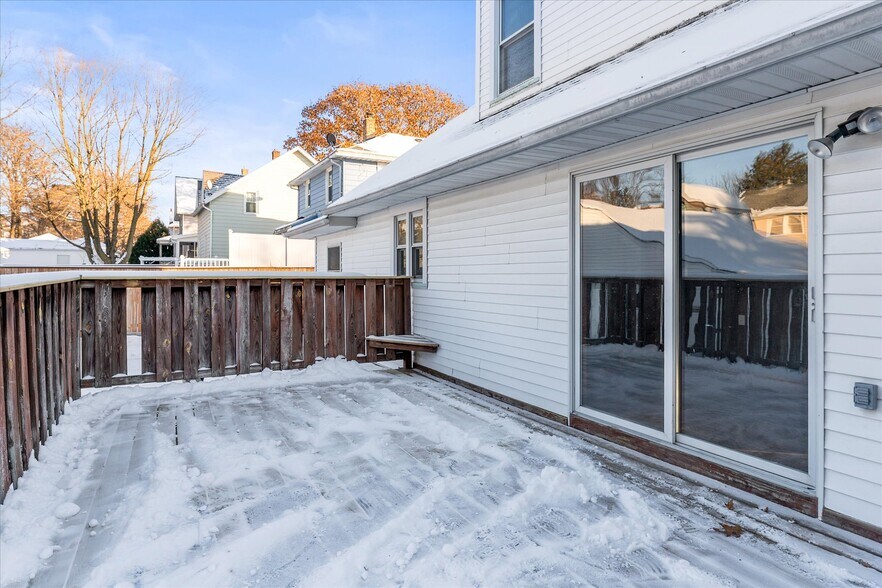 Building Photo - 32 Deland Park B