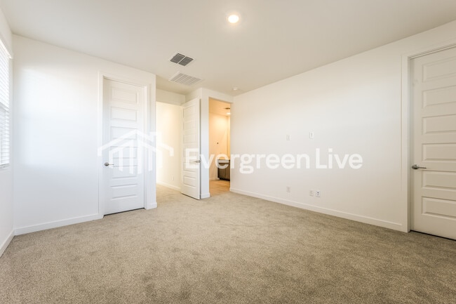 Building Photo - 9844 W Verde Ln