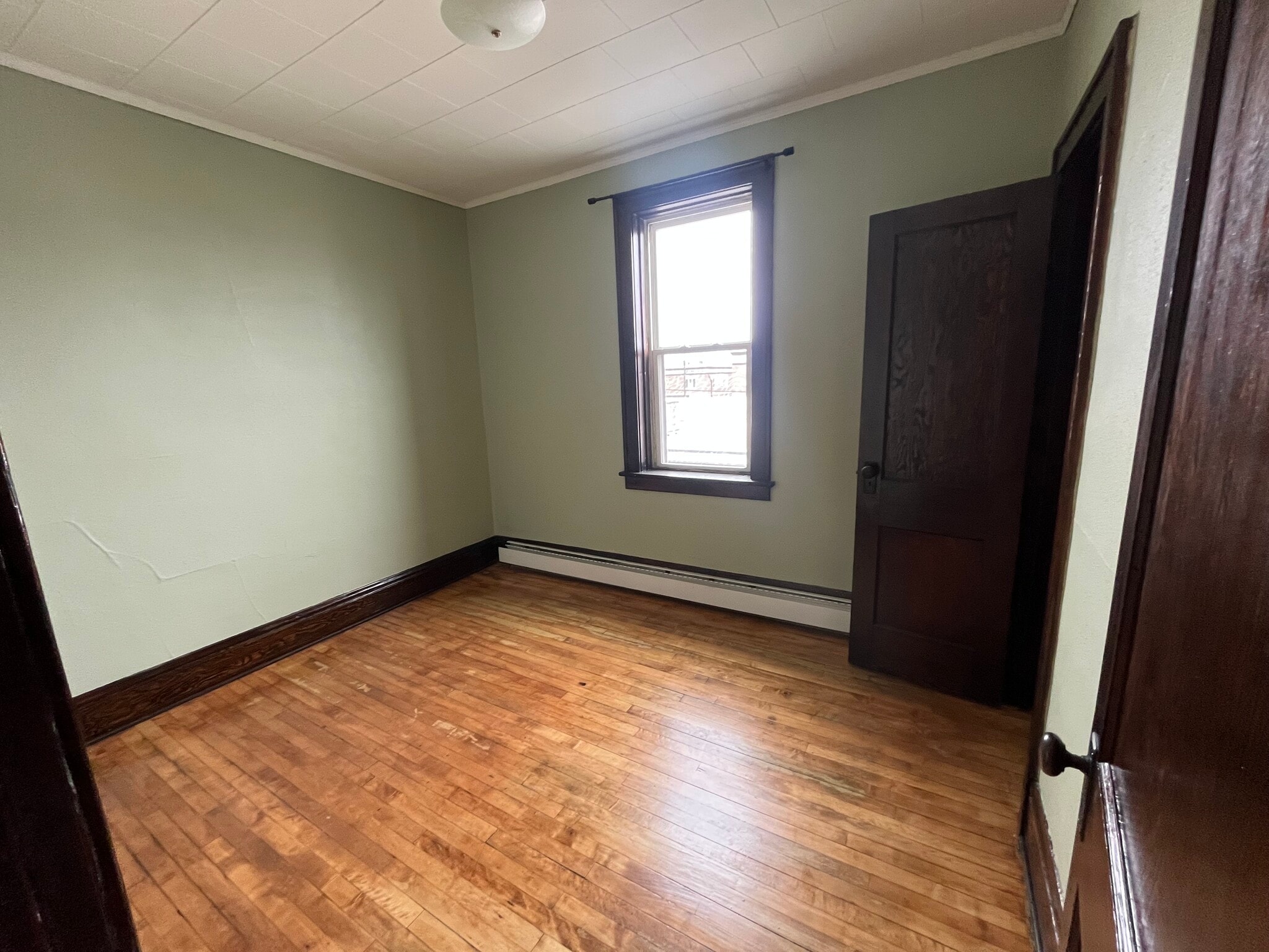 First bedroom - 415 E Saint Germain St