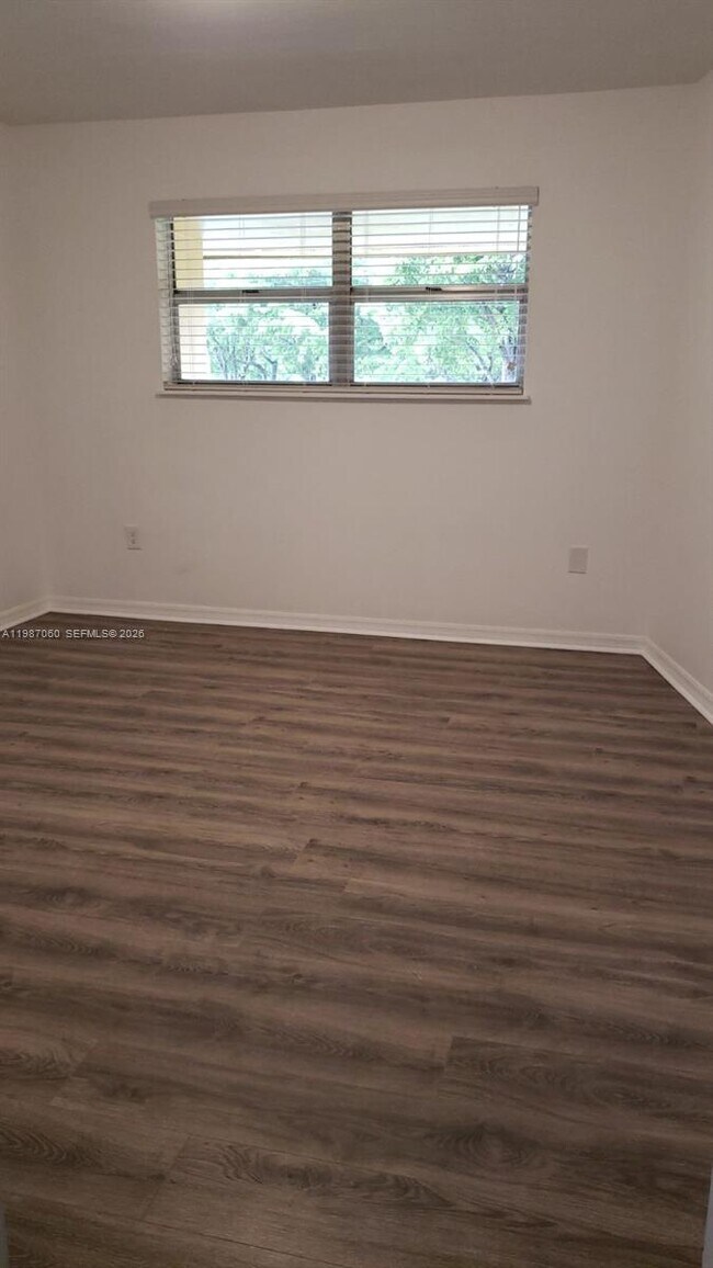 Building Photo - 7470 Miami Lakes Dr