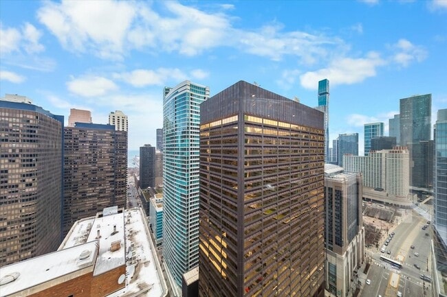 Building Photo - 600 N Fairbanks Ct