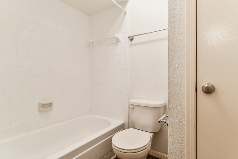 Building Photo - 6527 La Violetta Dr
