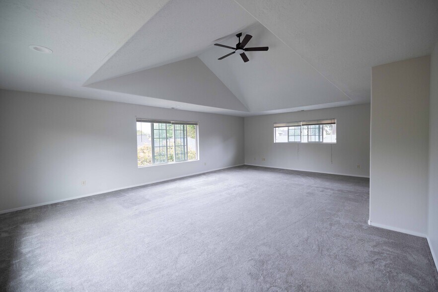 Primary Photo - 401 S Main St