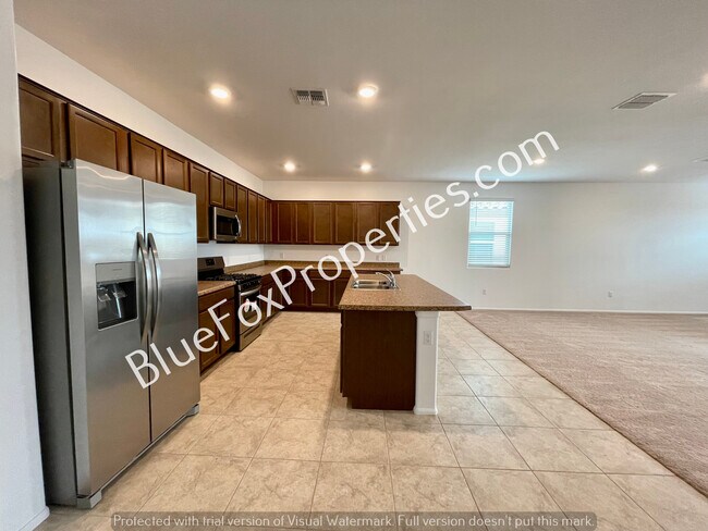 Building Photo - 6305 E Desert Peak Dr