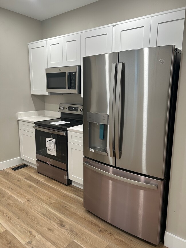 Building Photo - 927 Mckaig Ave