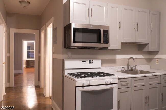 Building Photo - 108 Berkshire Pl