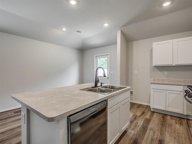 Building Photo - 12101 SW 34th St