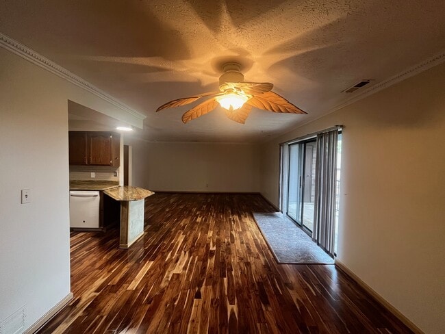 Building Photo - 7283 Beacon Hill Dr