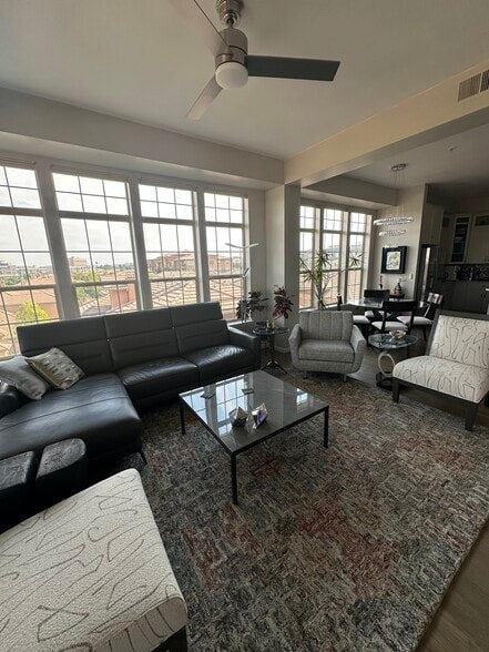 living room looking Northwest - 7820 Inverness Blvd