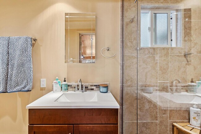 Building Photo - Whitefish Home with Great Lake Views