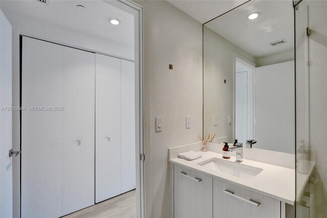 Building Photo - 45 SW 9th St