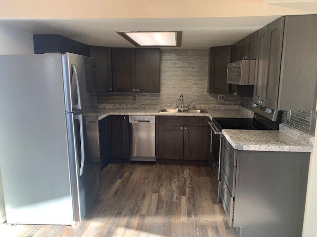 Building Photo - 1007 13th Ave W