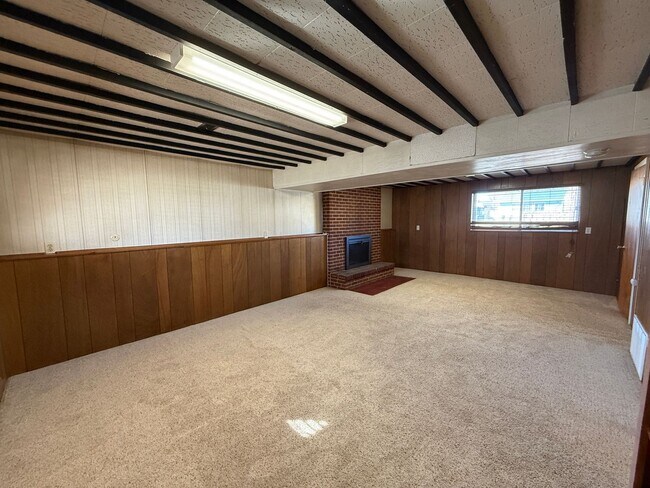 Building Photo - 3-bedroom, 3-bathroom single-family home close proximity to Peterson Space Force Base, Schriever ...