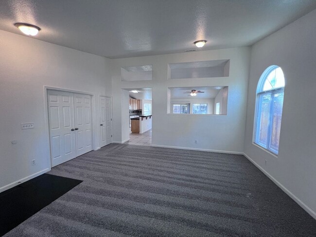 Building Photo - 672 Napa Ct