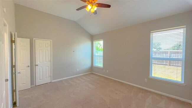 Building Photo - 4106 Mossy Pl Ln