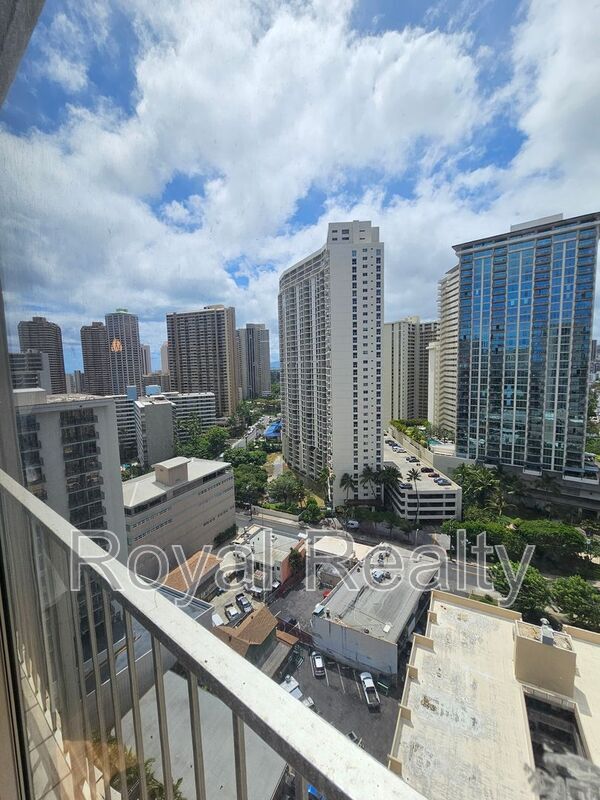 Building Photo - 1925 Kalakaua Ave
