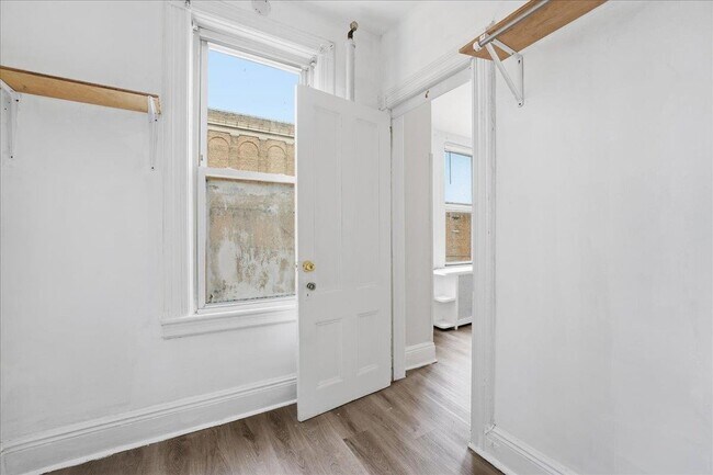 Building Photo - 335 47th St