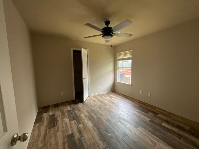 Building Photo - 2321 Berry Ln