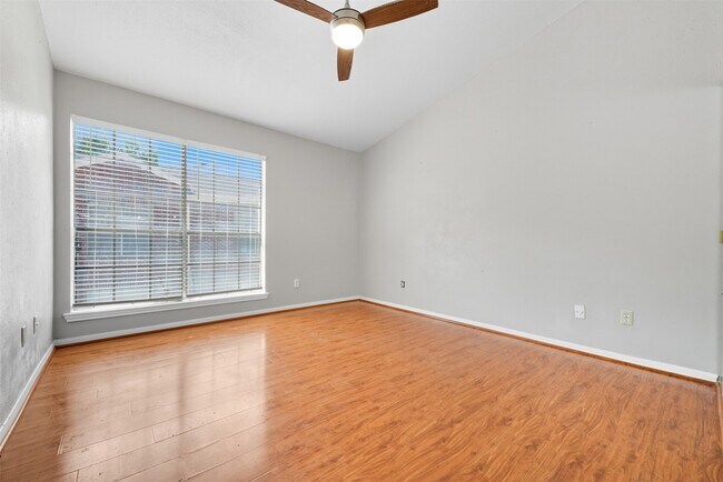 Building Photo - 8055 Cambridge St