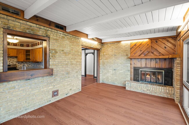 Building Photo - 804 S President St