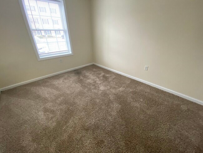 Building Photo - 80 Sentinel Court