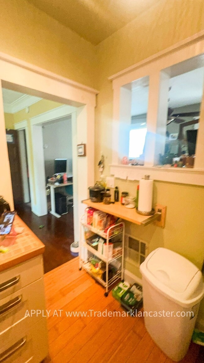 Building Photo - 40 N Plum St