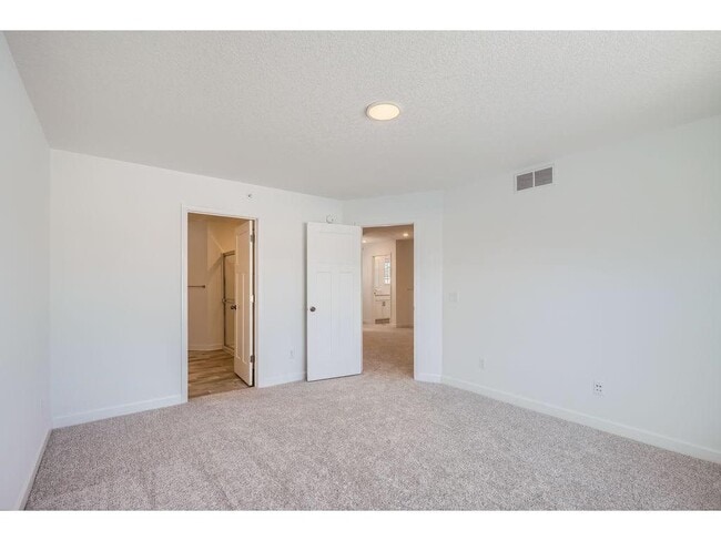Building Photo - 1082 Jubert Dr