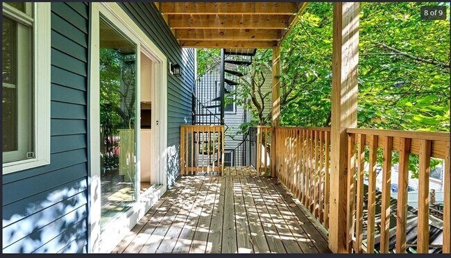 Building Photo - 5 Monmouth St