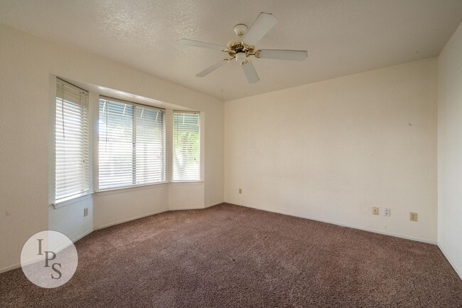Building Photo - N.E. Fresno Home, 3BR/2BA, Blt 1988, POOL + Living & Family Rooms - Lots of Amenities!