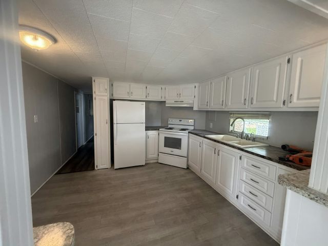 Primary Photo - 312 49th Ave W