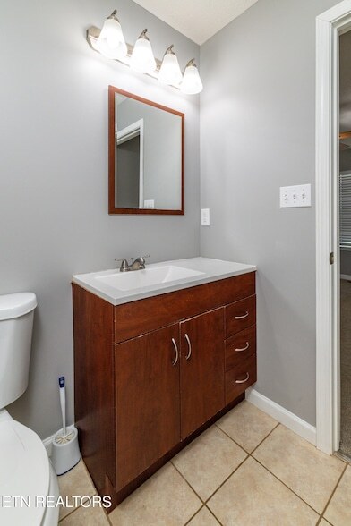 Building Photo - 2013 Paris Rd NW