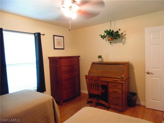 Building Photo - 4835 SW 18th Ave