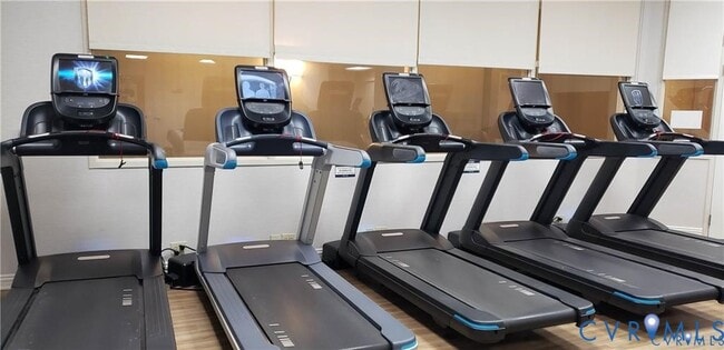 Building Photo - 230 N 6th St