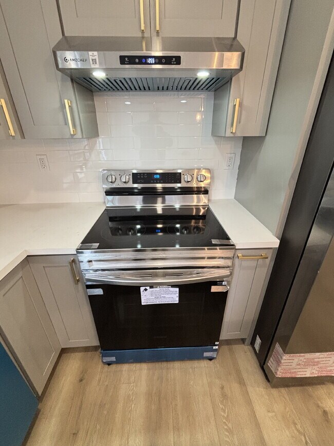 Building Photo - "Completely Remodeled and Charming 3-Bed Oasis with Pool & Fireplace in Pittsburg's Heart!"