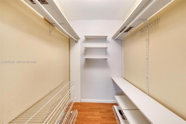 Building Photo - 709 Gardens Dr